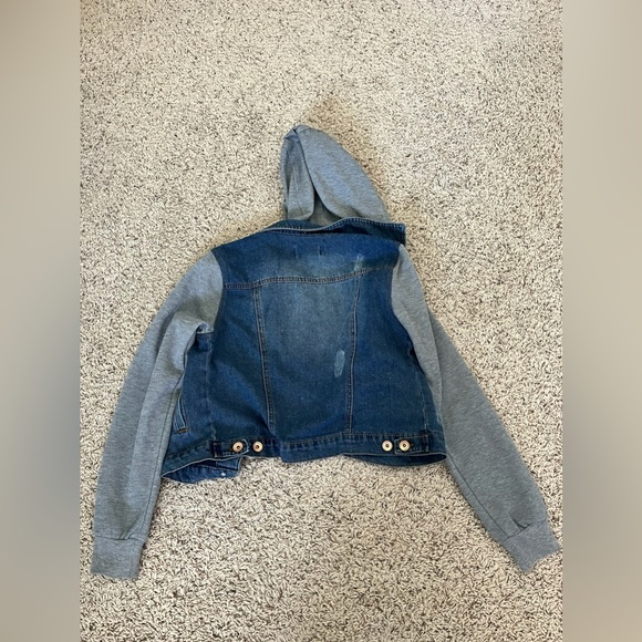 New with Tags Medium Size Fashion Nova Hooded Jean Jacket with cotton sleeves! - Picture 4 of 4